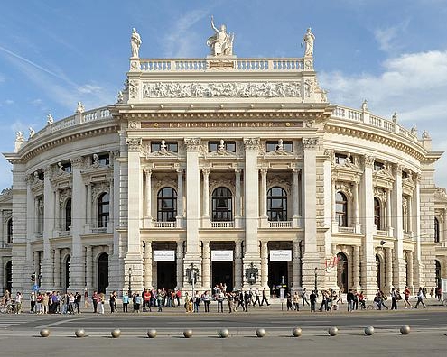 Burgtheater - Credits Georg Soulek